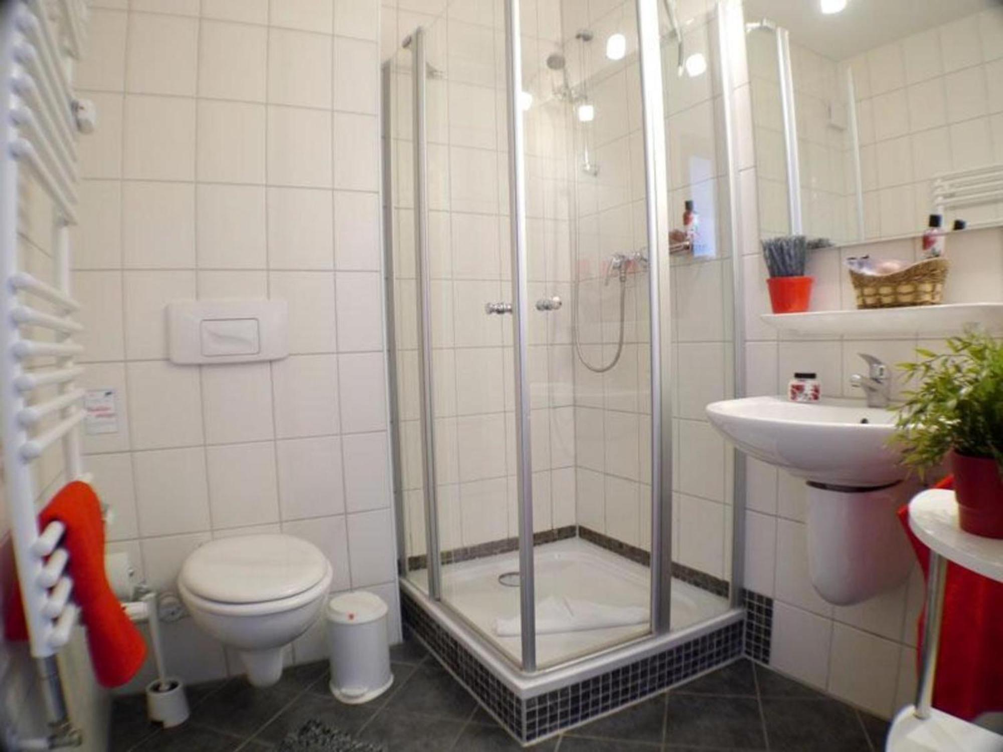 Yachthafenresidenz-Wohnung-7204-915 Kuehlungsborn Luaran gambar